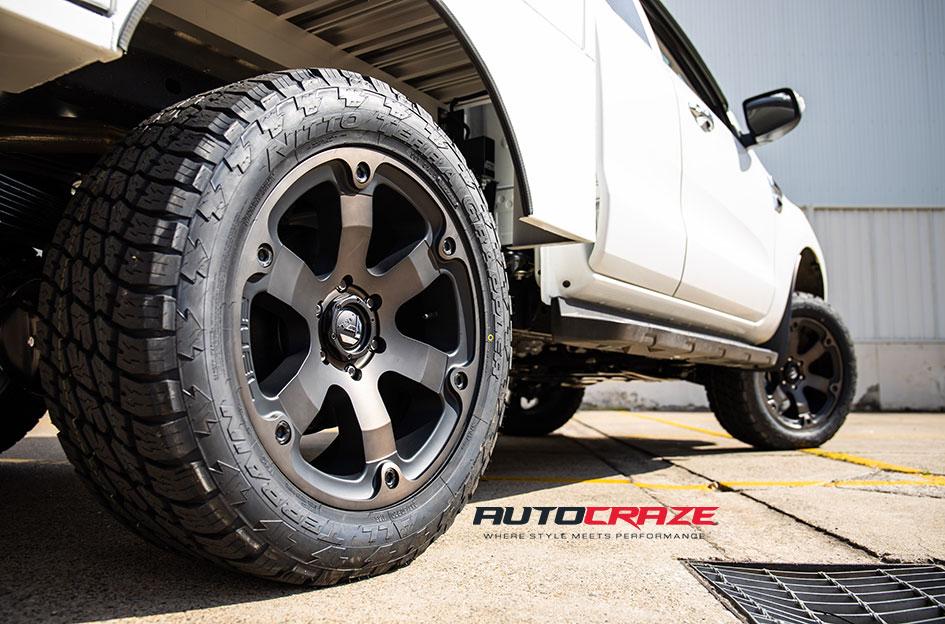 FORD RANGER BEAST BLACK MACHINED WITH DARK TINT